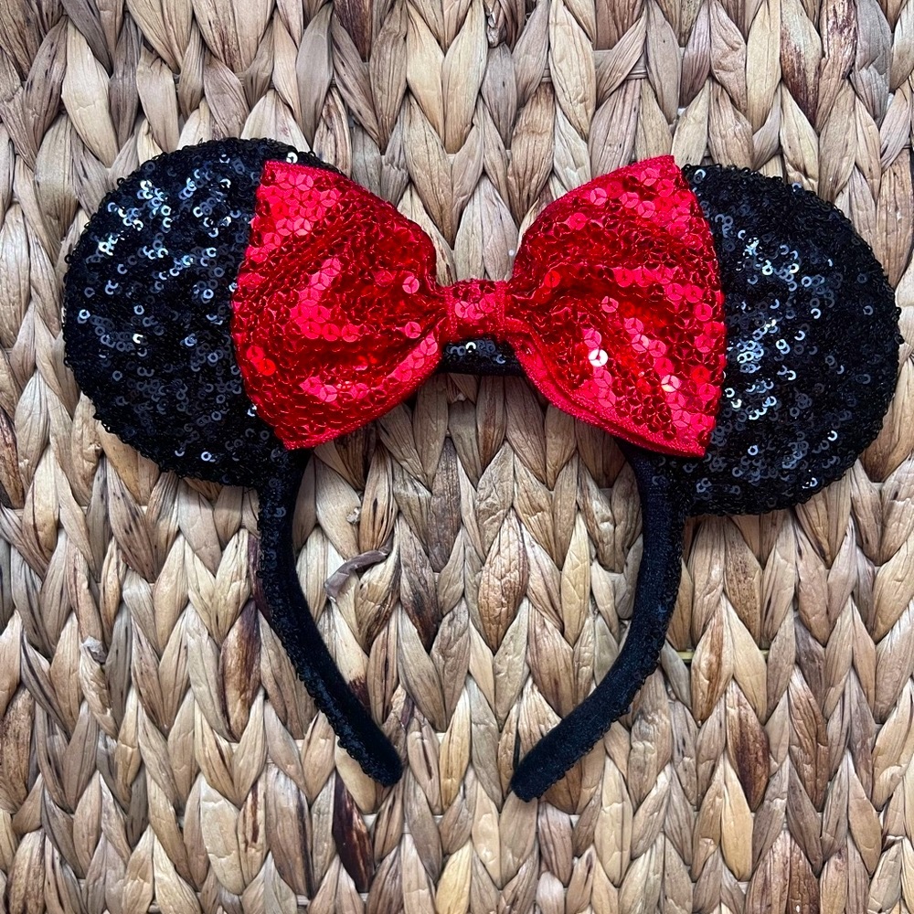 Sequin Black and Red Minnie Ears🖤❤️